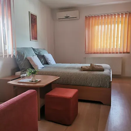 호텔 Hordo Panzio Es Etterem 코마롬